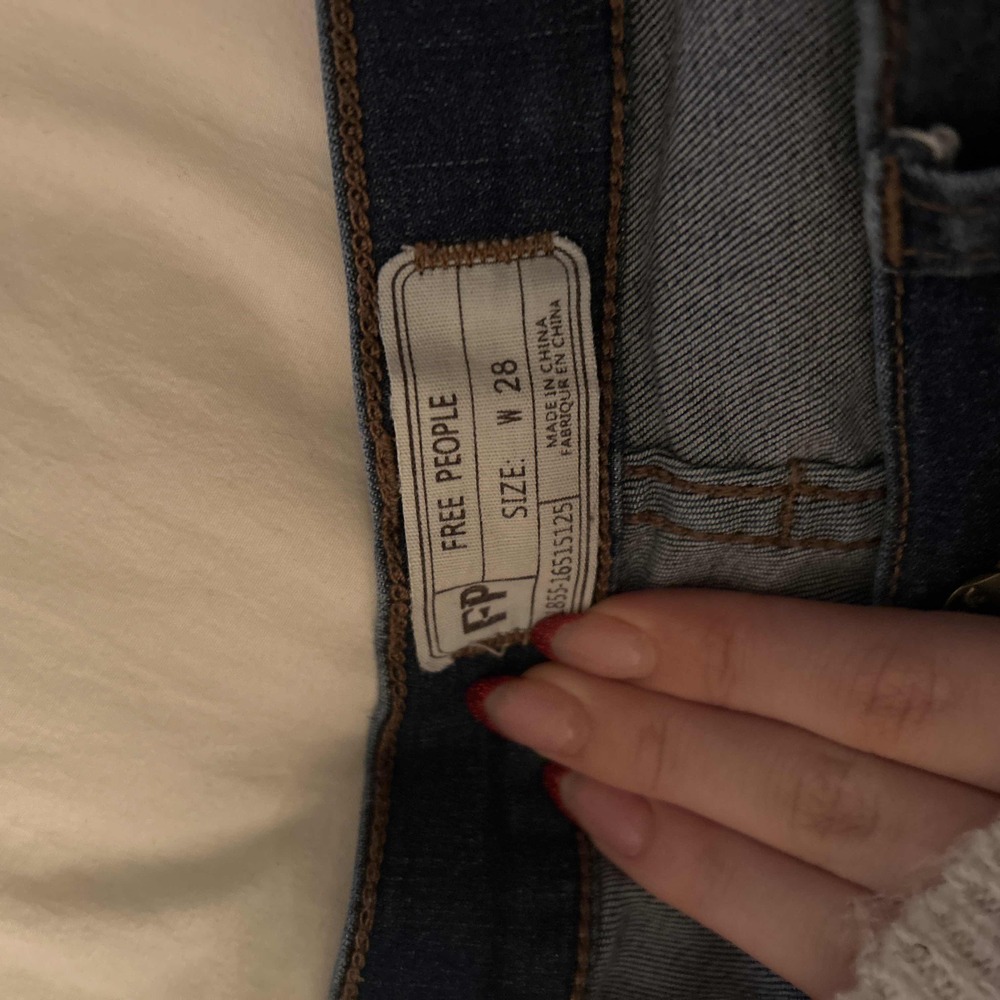 Free People Blue Ripped Knees Frayed Hem Distressed Jeans Size W 28 - Picture 3 of 5